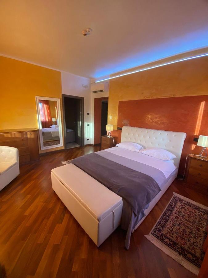 B2In Suite & Office Capriate San Gervasio Dış mekan fotoğraf